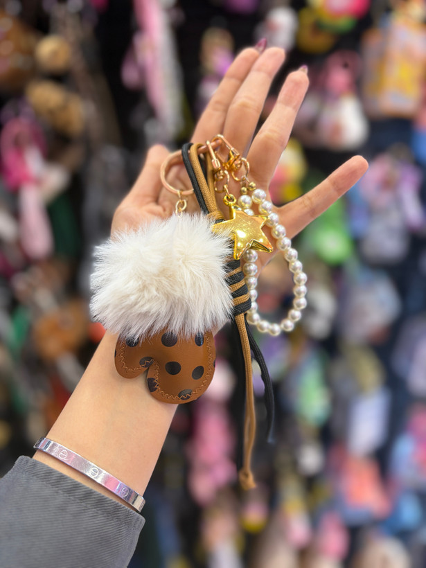 چارم بگ،آویز کیف مدل خز و مروارید