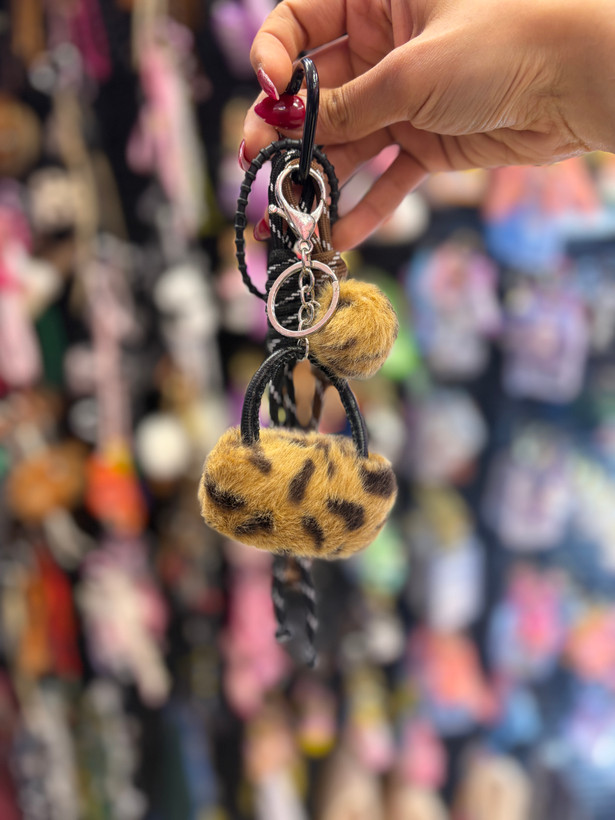 چارم بگ،آویز کیف مدل کیف پولیشی