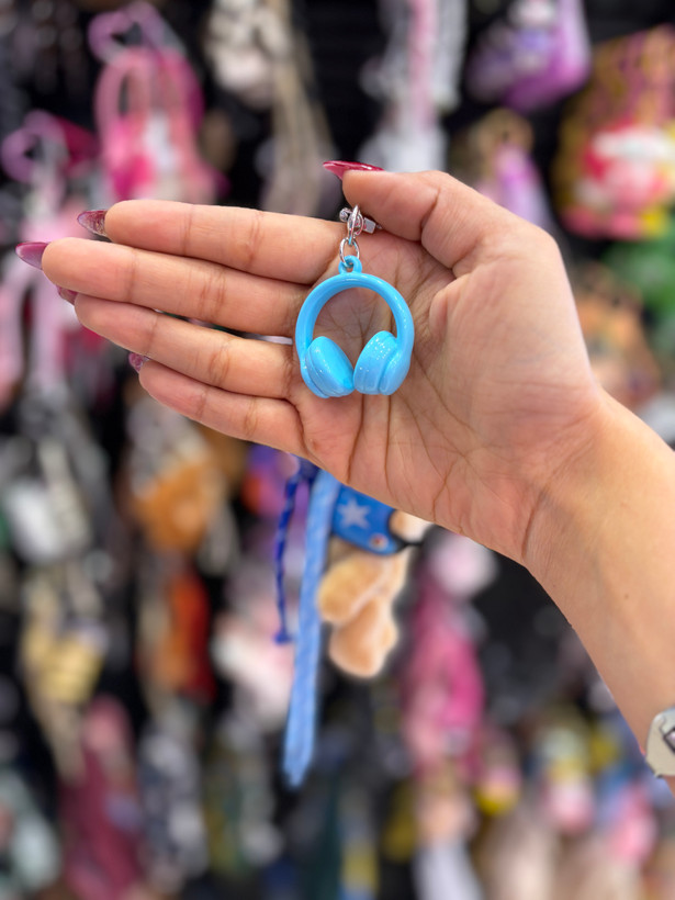 چارم بگ،آویز کیف مدل تدی و کلاه کاسکت و هدفون
