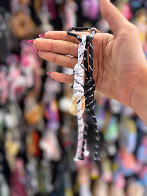 چارم بگ،آویز کیف مدل تدی و کلاه کاسکت و هدفون