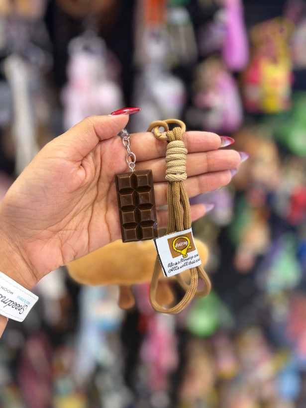 چارم بگ،آویز کیف مدل کروسان و شکلات